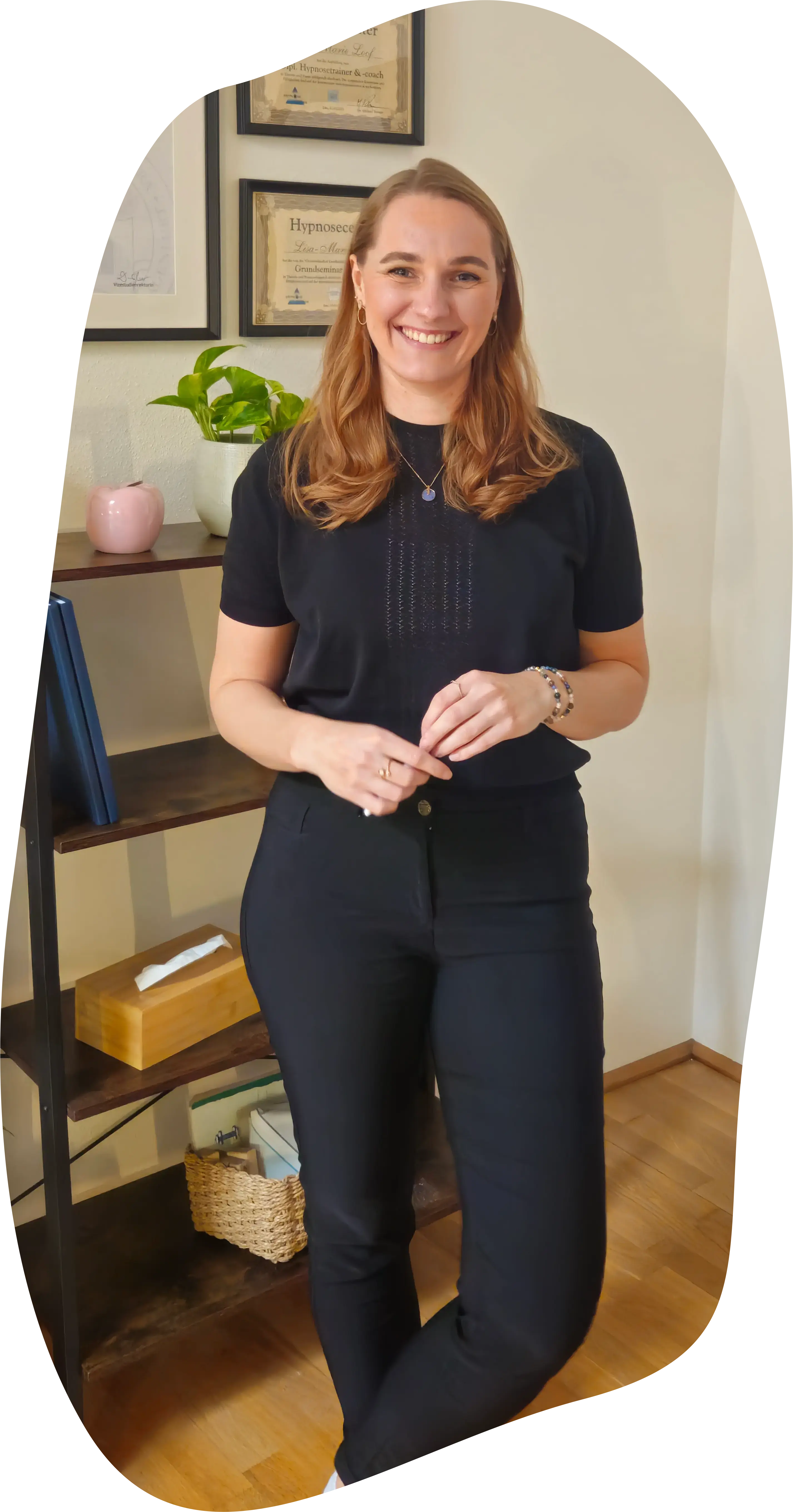 Lisa, zertifizierte Hypnobirthing-Trainerin und Psychologin aus Klagenfurt